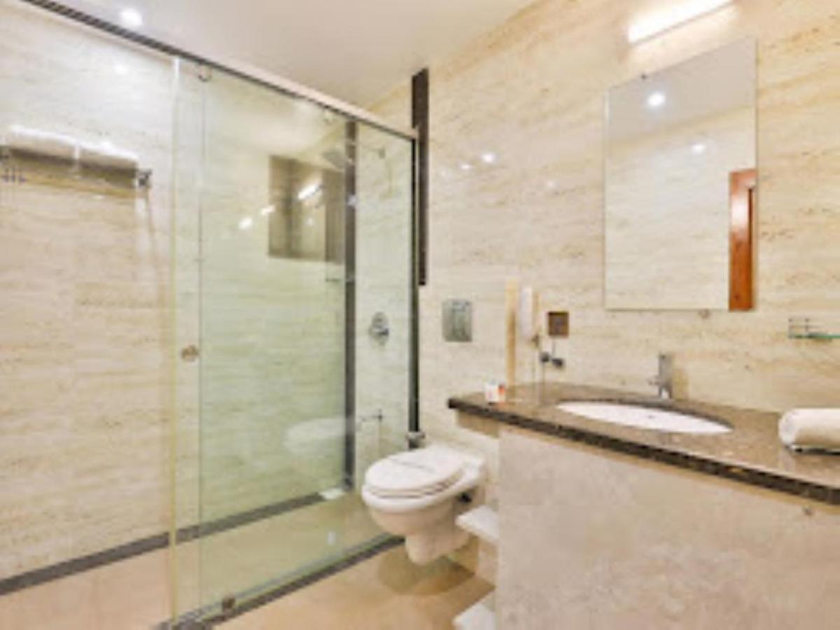 Hotel Radhe Anand Bagian luar foto